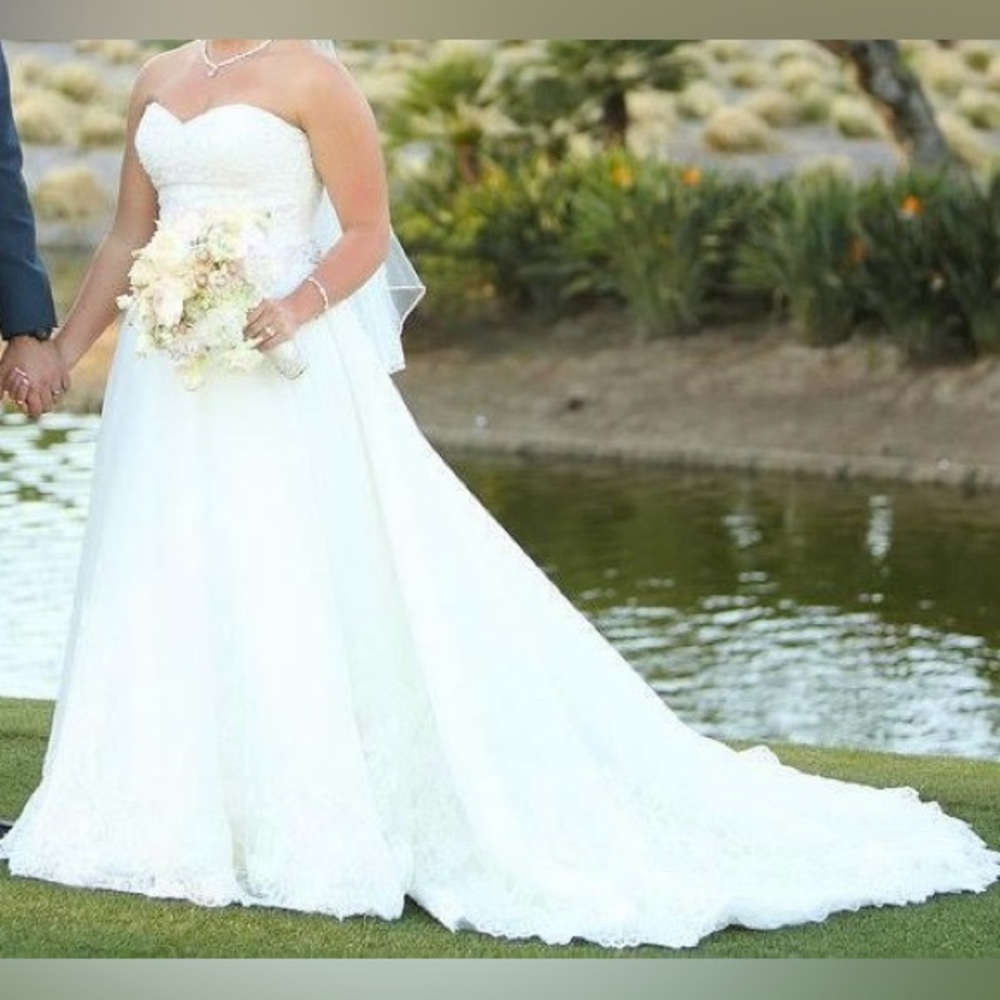 Wedding dress ivory size 12